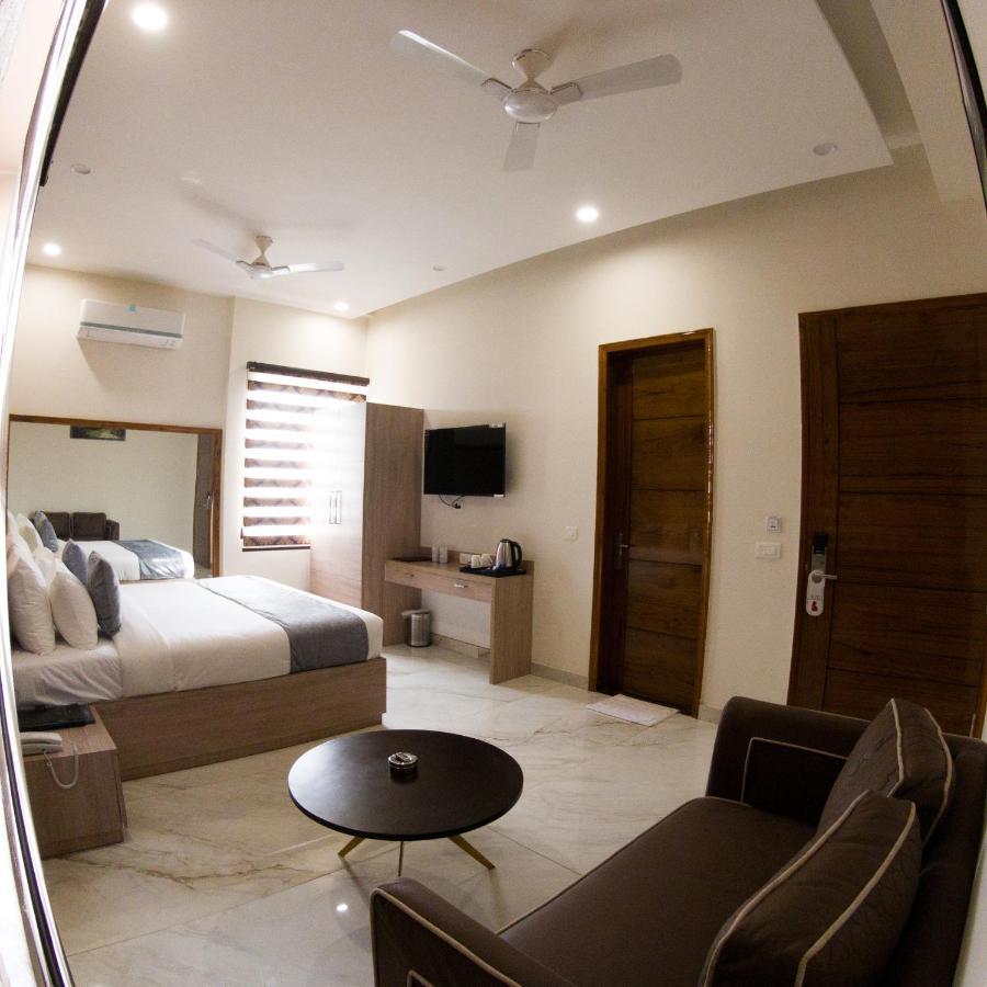 Hotel Vishal Imperial Rohtak Eksteriør billede