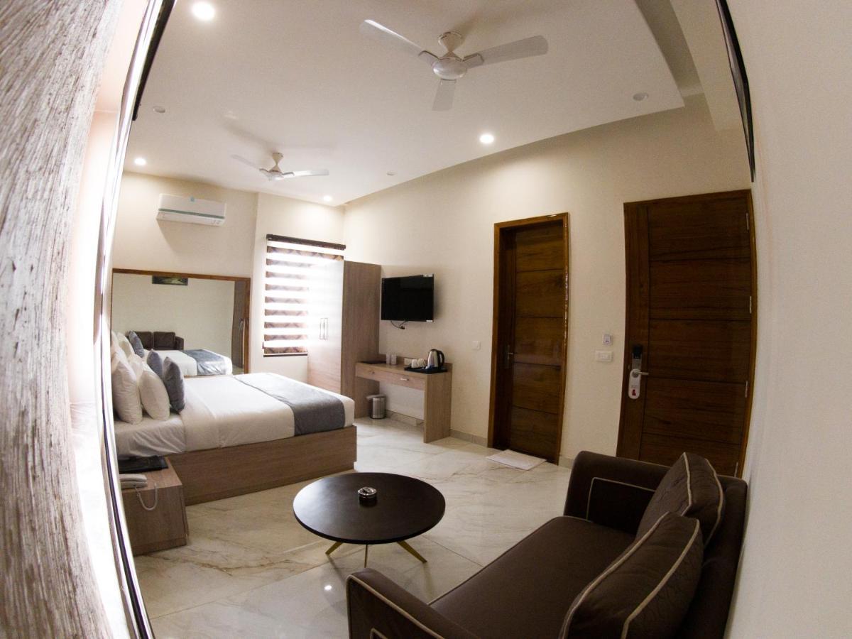 Hotel Vishal Imperial Rohtak Eksteriør billede